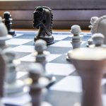 ¿Hacer o comprar? Decisiones estratégicas para empresas